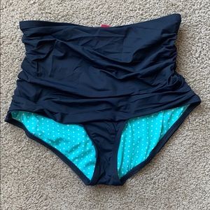 High waisted Guess bikini bottoms size Medium